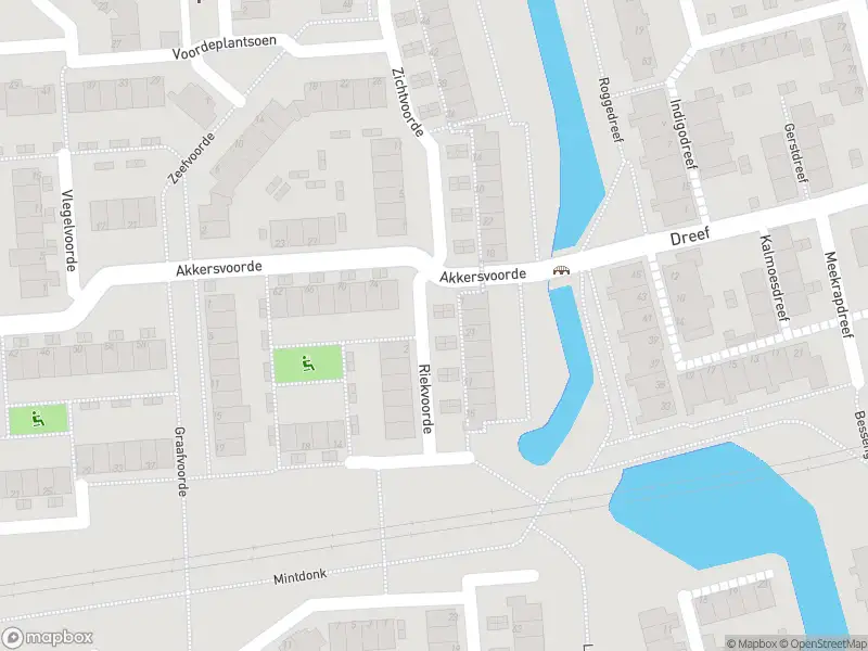 Brandweer met grote spoed naar de Riekvoorde in Spijkenisse vanwege reanimatie