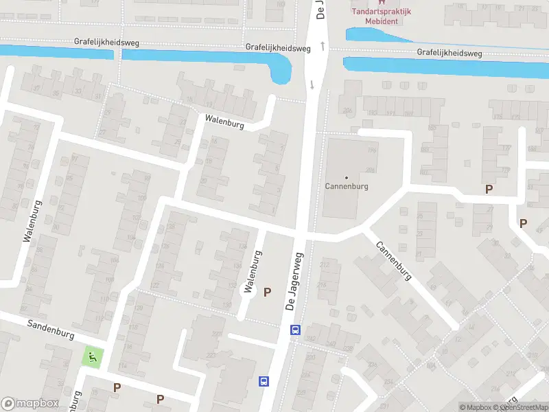 Ambulance met grote spoed naar de Walenburg in Dordrecht