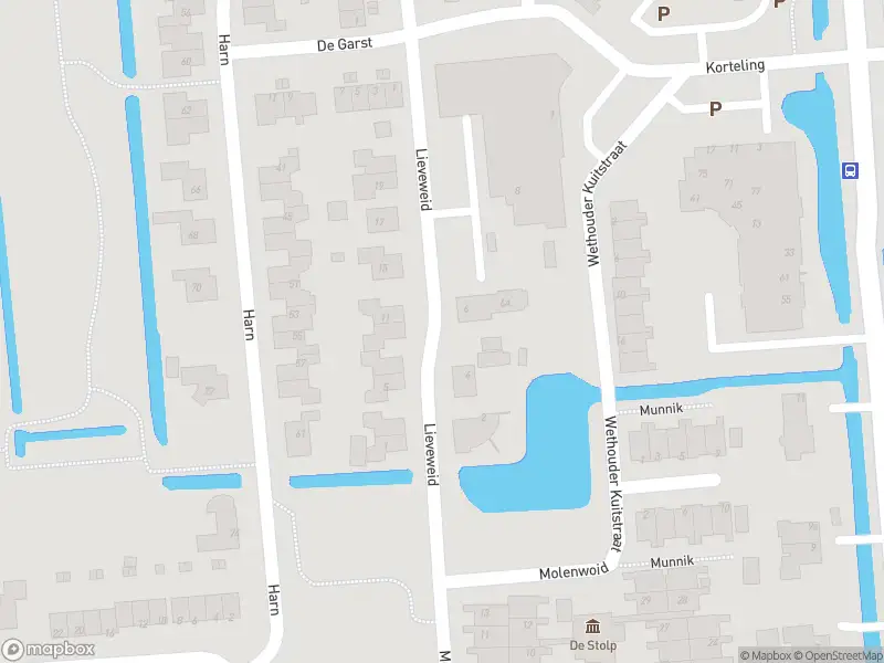 Ambulance met grote spoed naar de Lieveweid in Midwoud