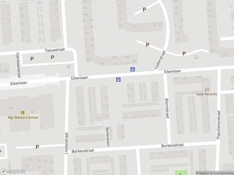 Ambulance met grote spoed naar de Berkenplein in Spijkenisse