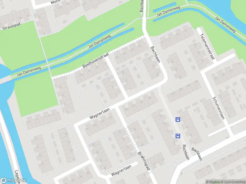 Ambulance met gepaste spoed naar de Beethovenstraat in Spijkenisse