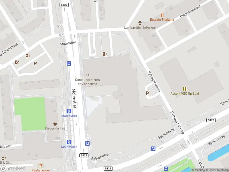 Ambulance met gepaste spoed naar de Molenvliet in Rotterdam