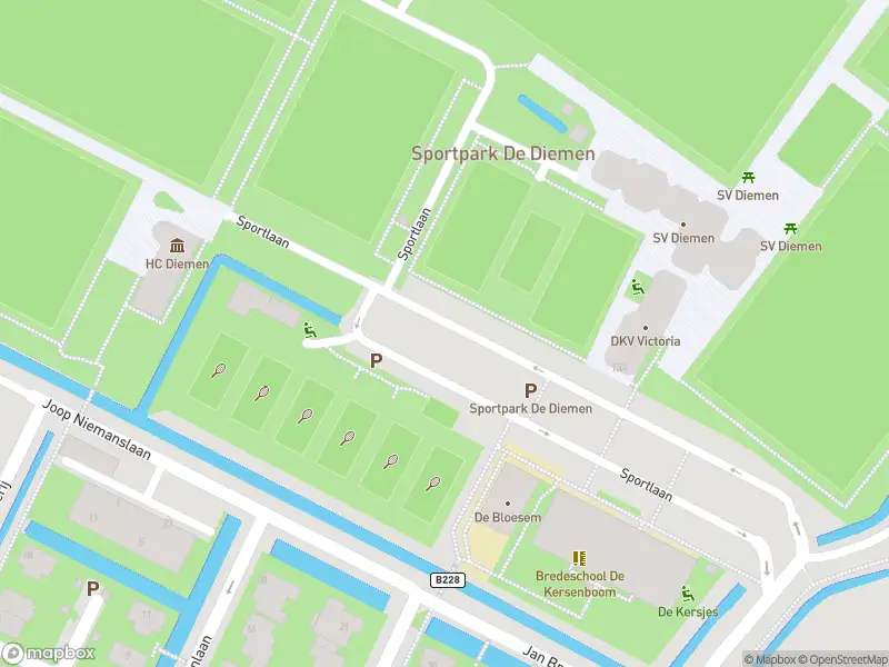 Ambulance met gepaste spoed naar de Sportlaan in Diemen