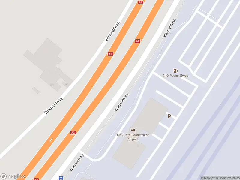 Brandweer en politie met grote spoed naar de Vliegveldweg in Maastricht-Airport