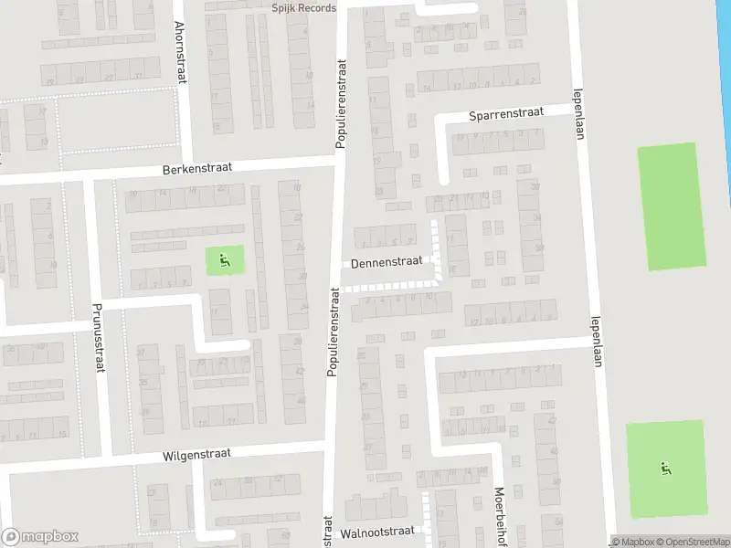 Brandweer met grote spoed naar de Dennenstraat in Spijkenisse