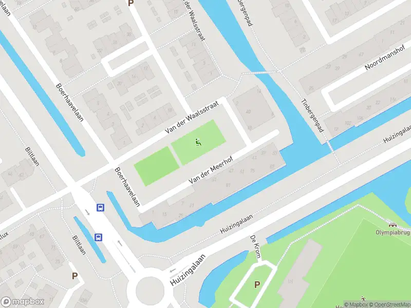 Ambulance met grote spoed naar de Van der Meerhof in Katwijk