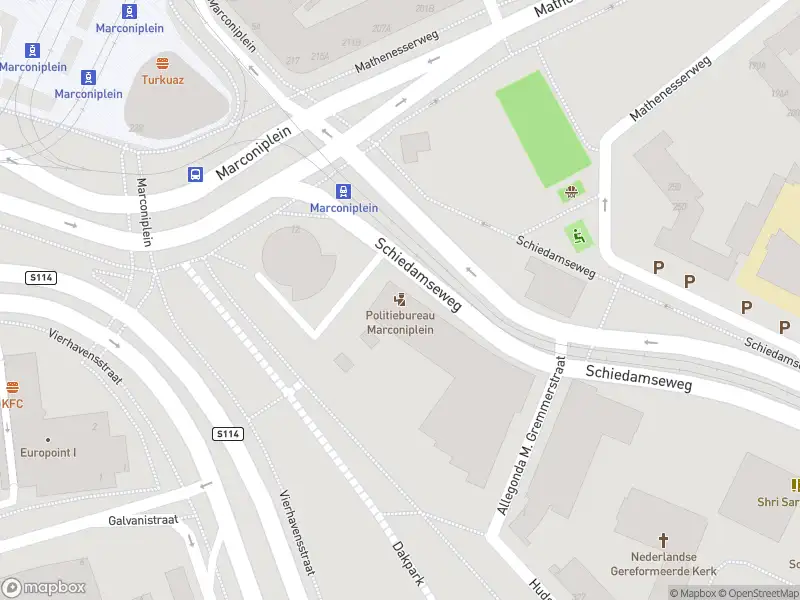 Ambulance met grote spoed naar de Schiedamseweg in Rotterdam