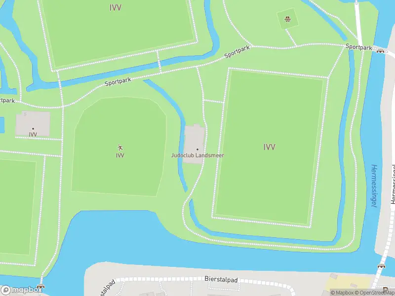 112 melding Brandweer met grote spoed naar de Sportpark in Landsmeer vanwege gebouwbrand