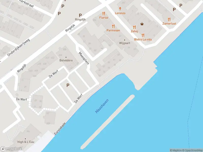 Ambulance met gepaste spoed naar de Maasplein in Zwijndrecht