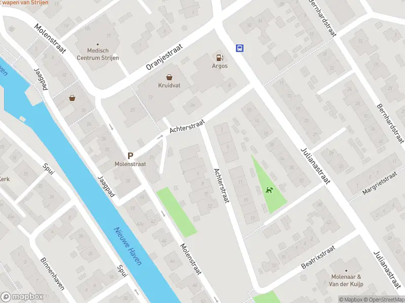 Ambulance met grote spoed naar de Achterstraat in Strijen