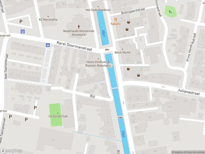 Brandweer met grote spoed naar de Vlietkade in Oud-Beijerland vanwege afhijsen patient