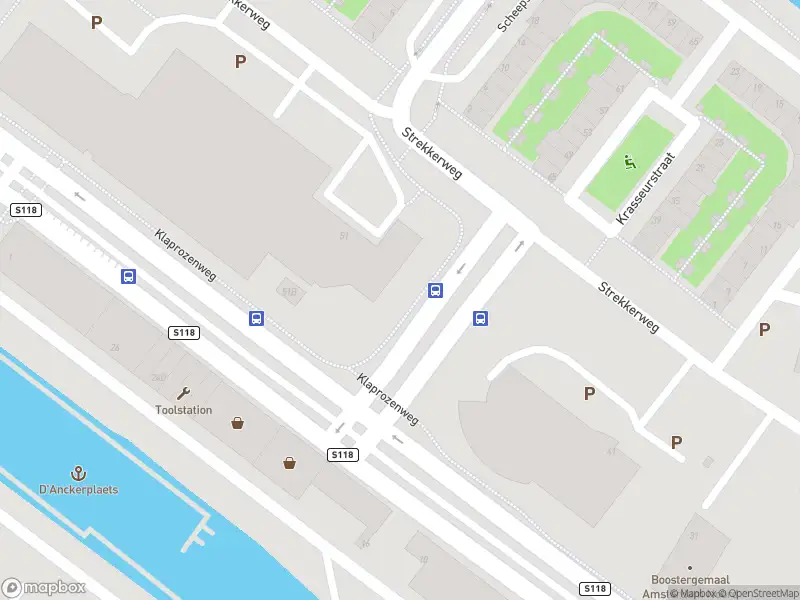 Ambulance met gepaste spoed naar de Strekkerweg in Amsterdam