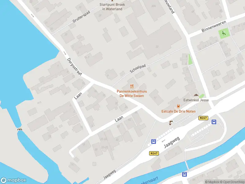 Ambulance met grote spoed naar de Wagengouw in Broek in Waterland