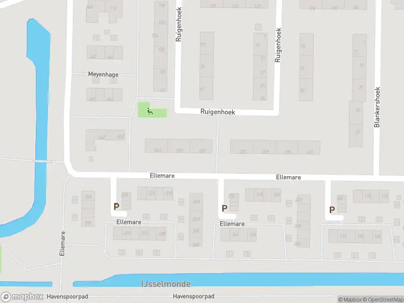 Ambulance met gepaste spoed naar de Ellemare in Rotterdam