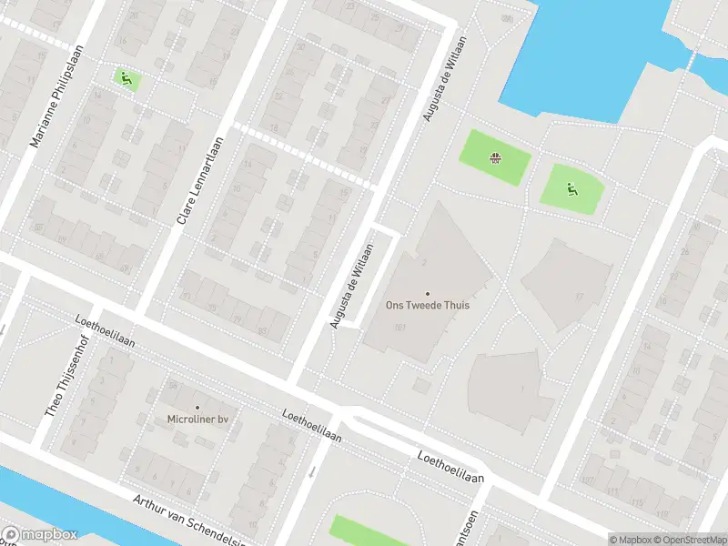 Ambulance met grote spoed naar de Augusta de Witlaan in Amstelveen