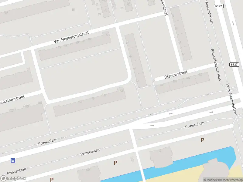 Ambulance met grote spoed naar de Van Heukelomstraat in Rotterdam