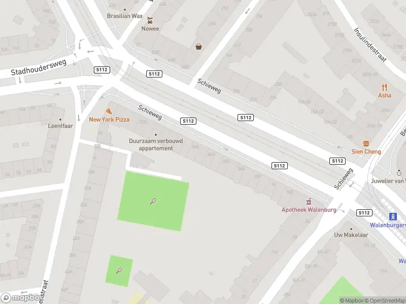 Ambulance met grote spoed naar de Schieweg in Rotterdam