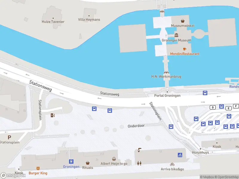 Politie met grote spoed naar de Stationsweg in Groningen vanwege ongeval met letsel