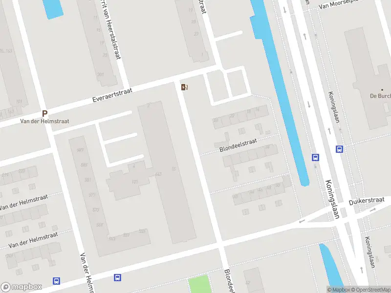 Ambulance met gepaste spoed naar de Blondeelstraat in Rotterdam