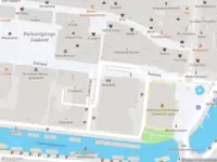 Brandweer met gepaste spoed naar de Beursplein in Leeuwarden