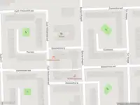 Ambulance met grote spoed naar de Boeckenburg in Amsterdam