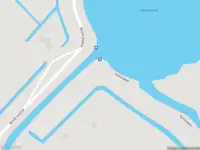 Ambulance met grote spoed naar de Westfriesedijk in Schagen