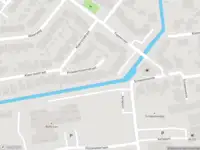 Brandweer met grote spoed naar de Pinksterbloemstraat in Moerkapelle vanwege gebouwbrand