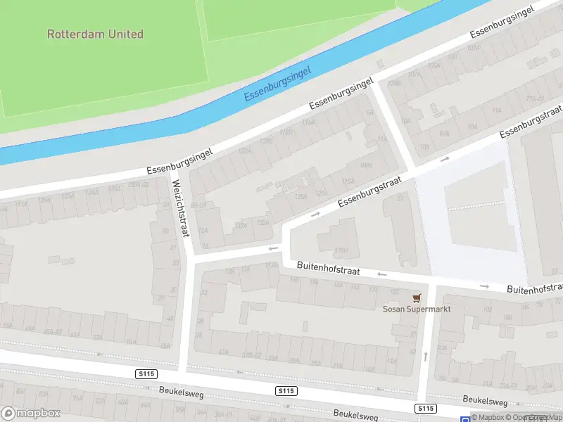 Ambulance met grote spoed naar de Essenburgstraat in Rotterdam