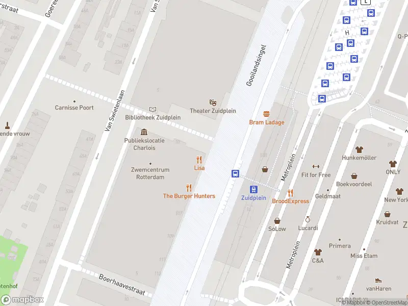 Ambulance met gepaste spoed naar de Gooilandsingel in Rotterdam