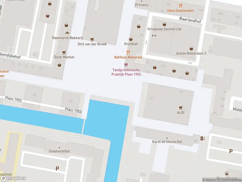 Ambulance met gepaste spoed naar de Plein 1953 in Rotterdam