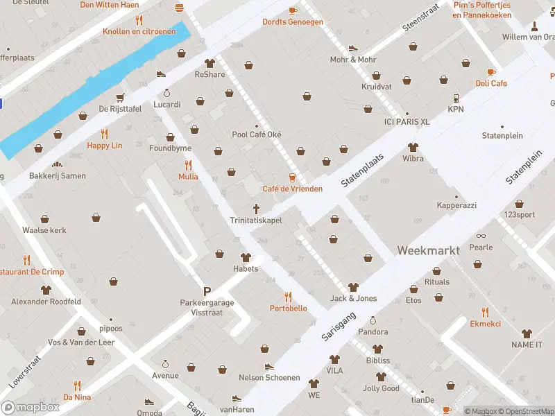 Ambulance met gepaste spoed naar de Blindeliedengasthuissteeg in Dordrecht