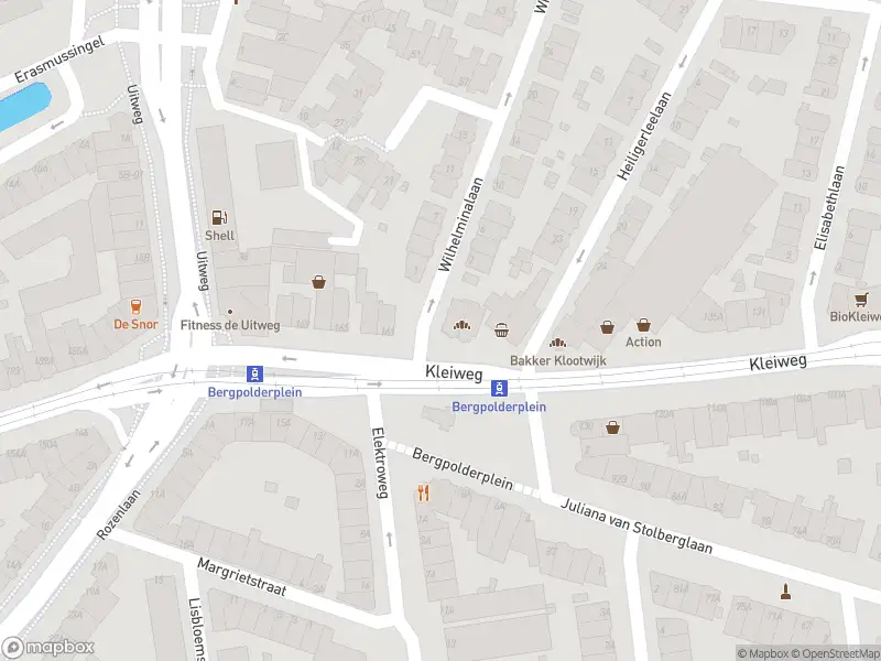 Ambulance met gepaste spoed naar de Kleiweg in Rotterdam