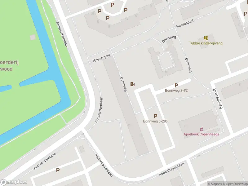 Ambulance met grote spoed naar de Bonnweg in Vlaardingen