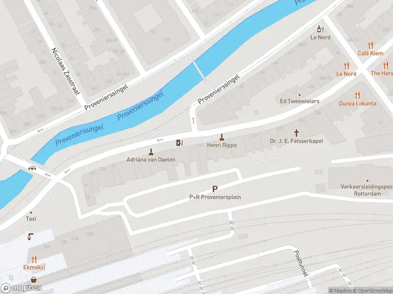 Ambulance met grote spoed naar de Proveniersplein in Rotterdam