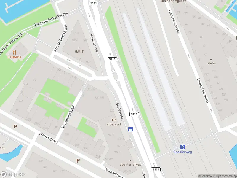 Ambulance met grote spoed naar de Spaklerweg in Amsterdam