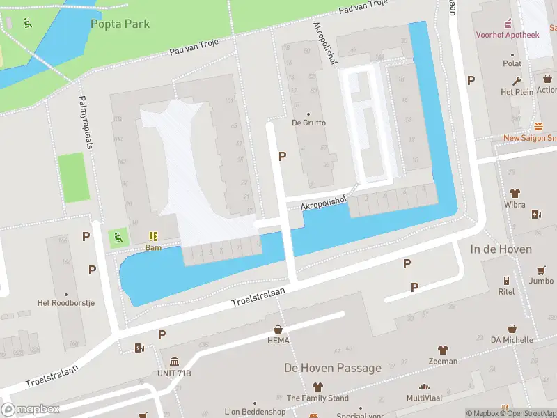 Ambulance met grote spoed naar de Poptahof Zuid in Delft