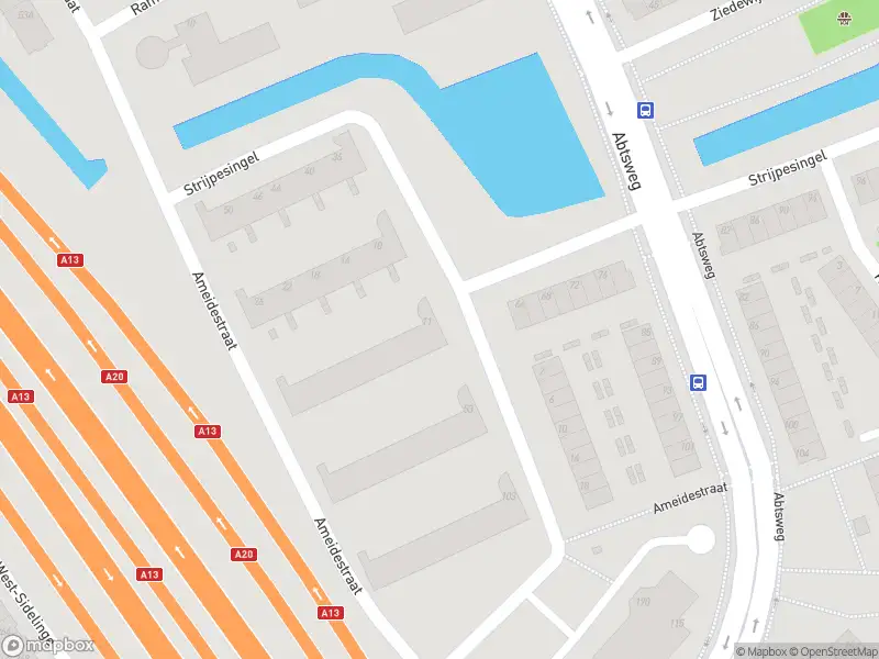 Ambulance met grote spoed naar de Cannemanstraat in Rotterdam