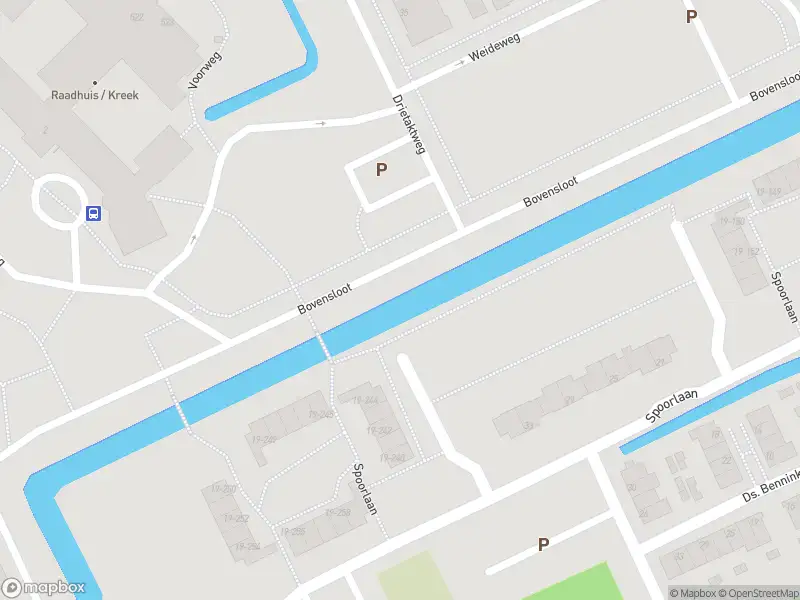 Ambulance met grote spoed naar de Spoorlaan in Hooge Burch