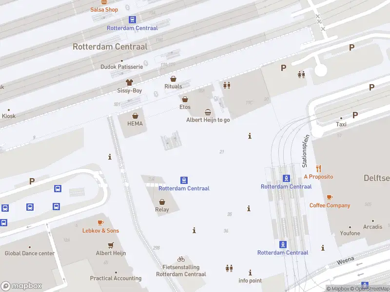 Ambulance met grote spoed naar de Delftseplein in Rotterdam