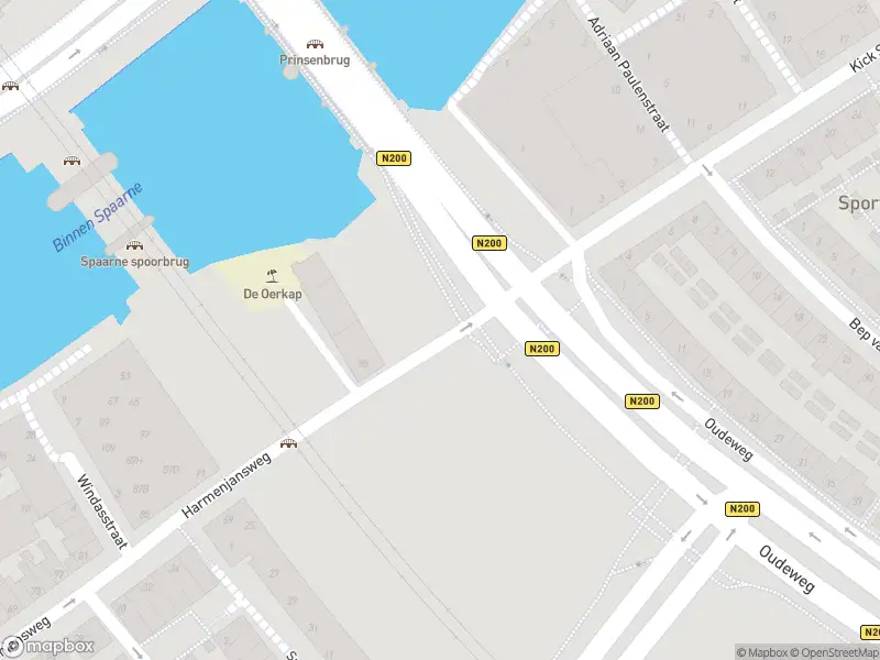 Ambulance met gepaste spoed naar de Spaarnoogstraat in Haarlem