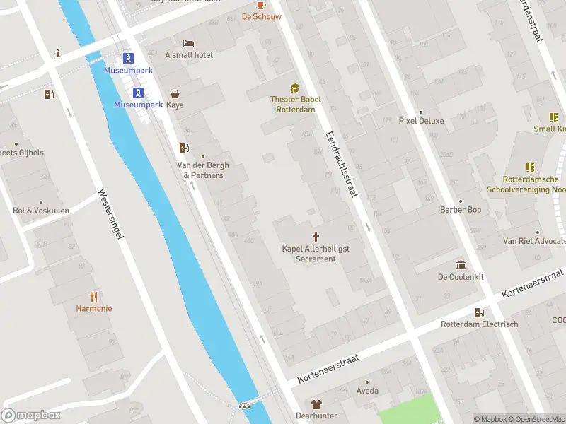 Ambulance met gepaste spoed naar de Eendrachtsweg in Rotterdam