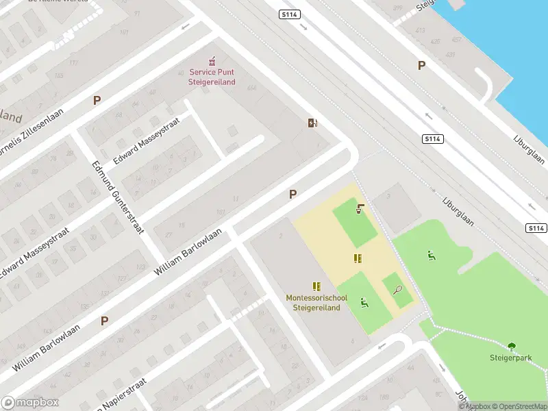 Ambulance met grote spoed naar de William Barlowlaan in Amsterdam