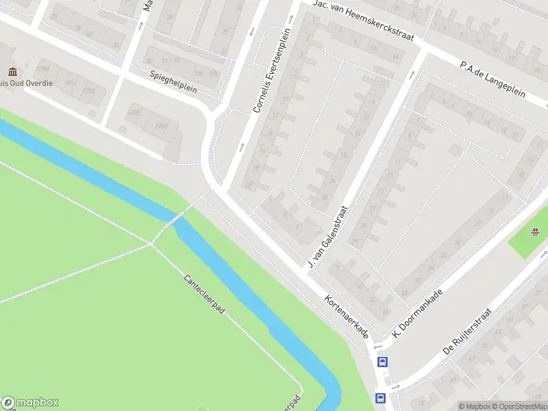 Ambulance met grote spoed naar de Kortenaerkade in Alkmaar