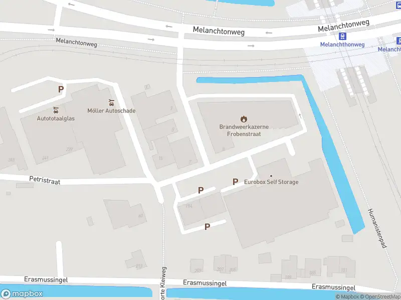 Brandweer met gepaste spoed naar de Frobenstraat in Rotterdam