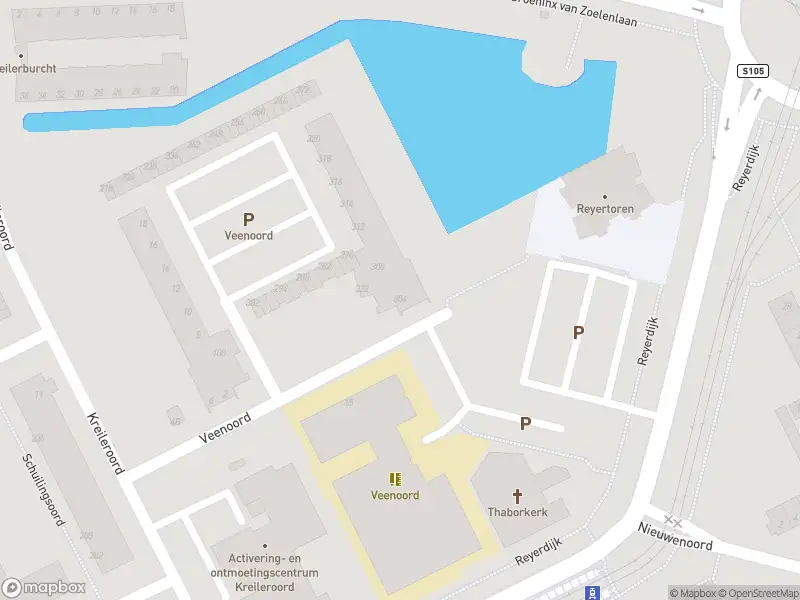 Ambulance met grote spoed naar de Veenoord in Rotterdam