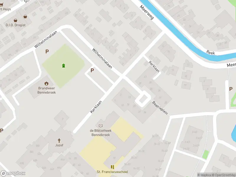 Ambulance met gepaste spoed naar de Kerklaan in Bennebroek