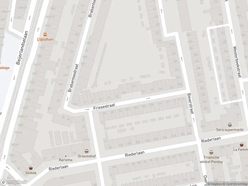 Ambulance met gepaste spoed naar de Friesestraat in Rotterdam