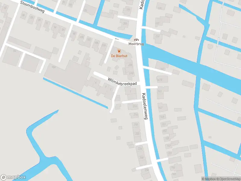 Ambulance met grote spoed naar de Wilmkebreekpad in Amsterdam