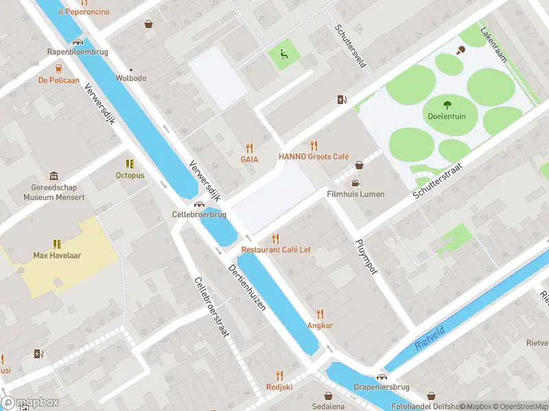 Traumahelikopter met grote spoed naar de Doelenplein in Delft