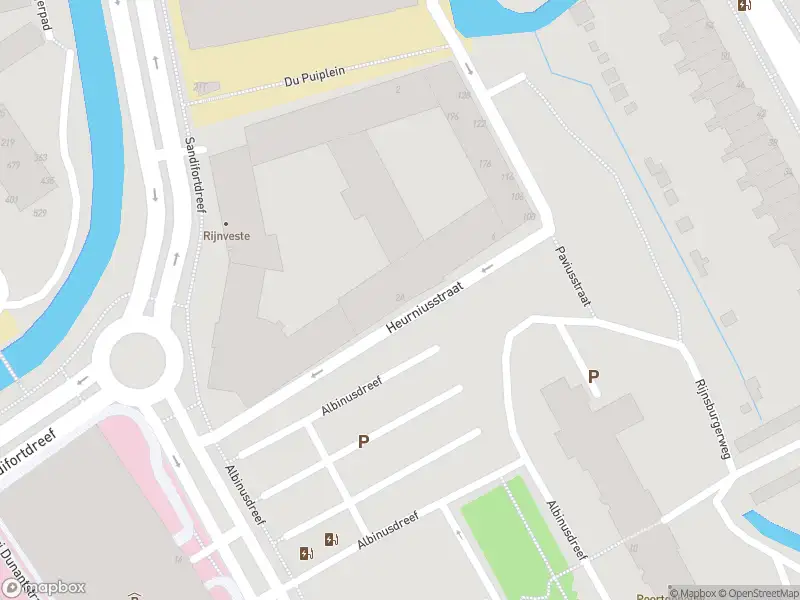 Ambulance met gepaste spoed naar de Heurniusstraat in Leiden